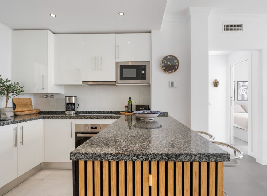 Herverkoop - Apartment - Benahavis - La Quinta