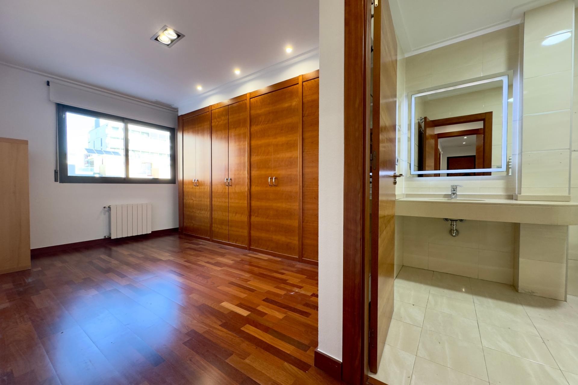 Herverkoop - Apartment - Elche - Porcelanosa