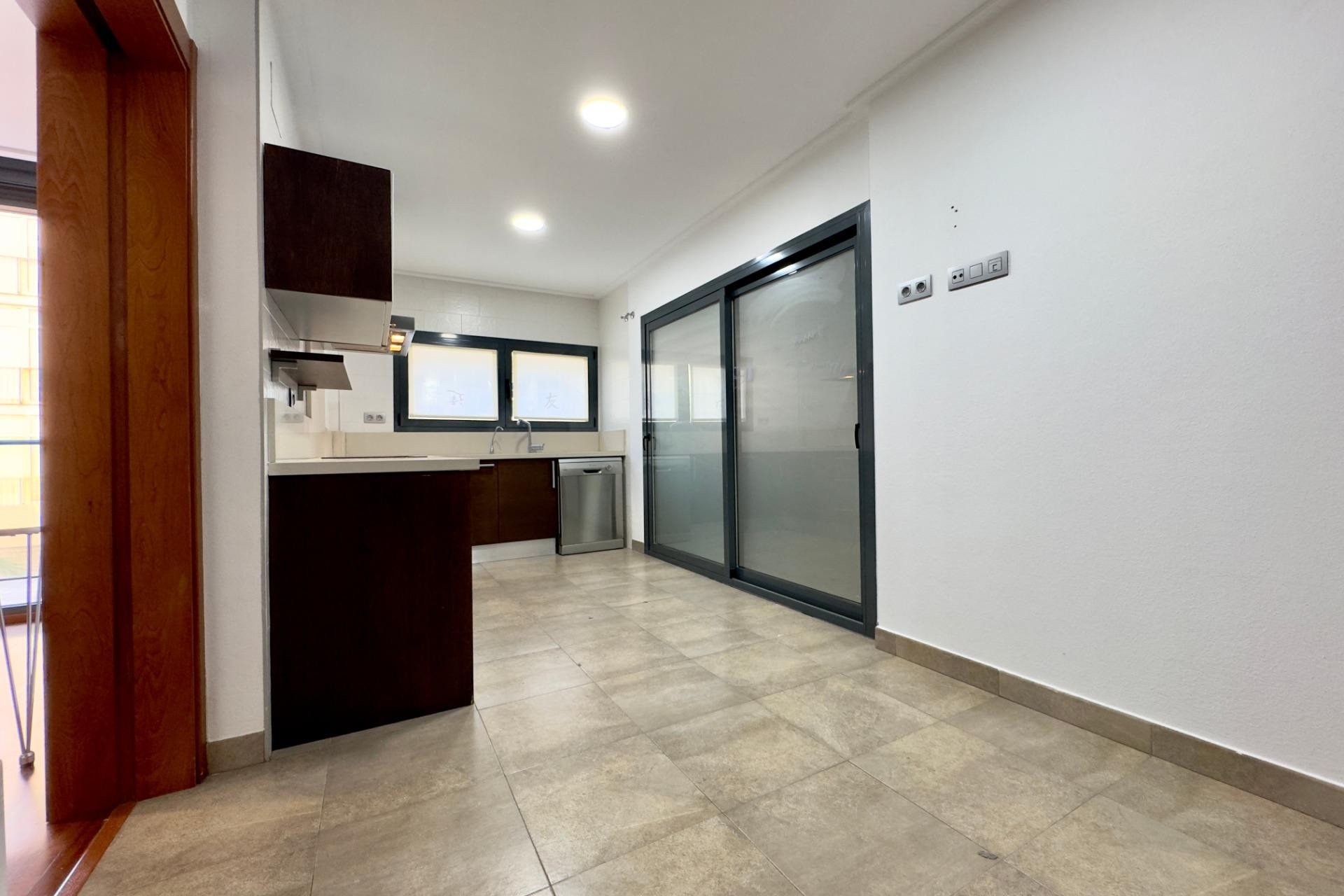 Herverkoop - Apartment - Elche - Porcelanosa