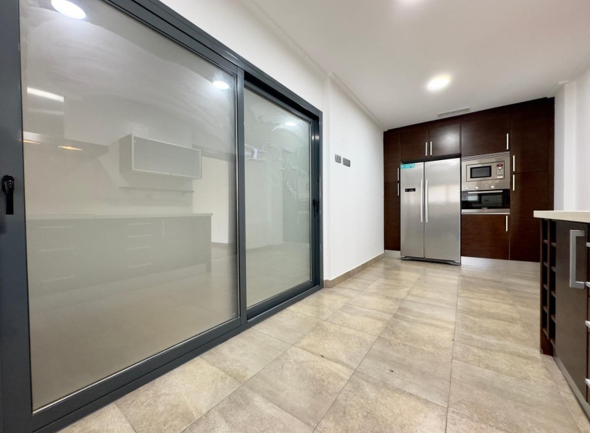 Herverkoop - Apartment - Elche - Porcelanosa