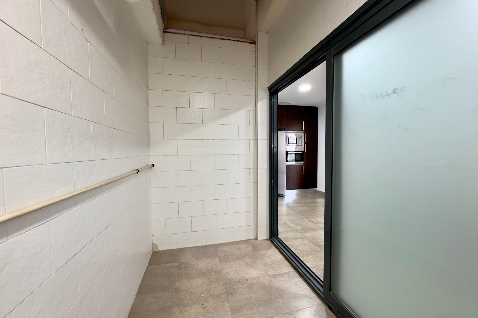 Herverkoop - Apartment - Elche - Porcelanosa