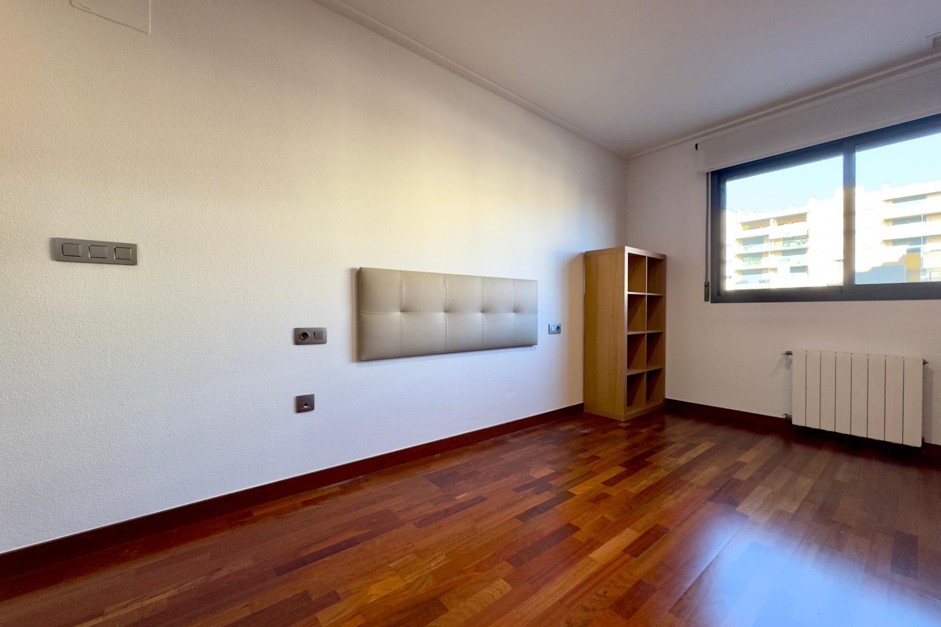 Herverkoop - Apartment - Elche - Porcelanosa