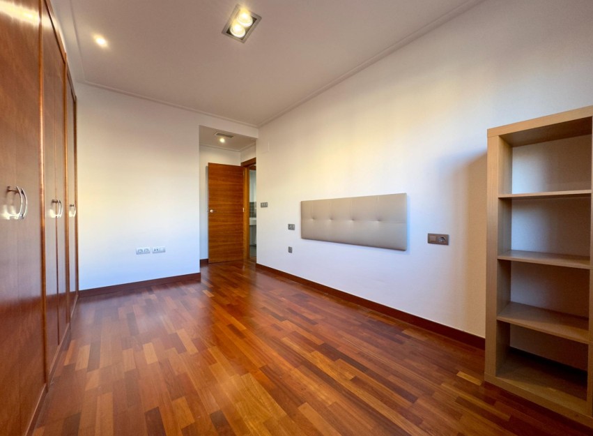 Herverkoop - Apartment - Elche - Porcelanosa