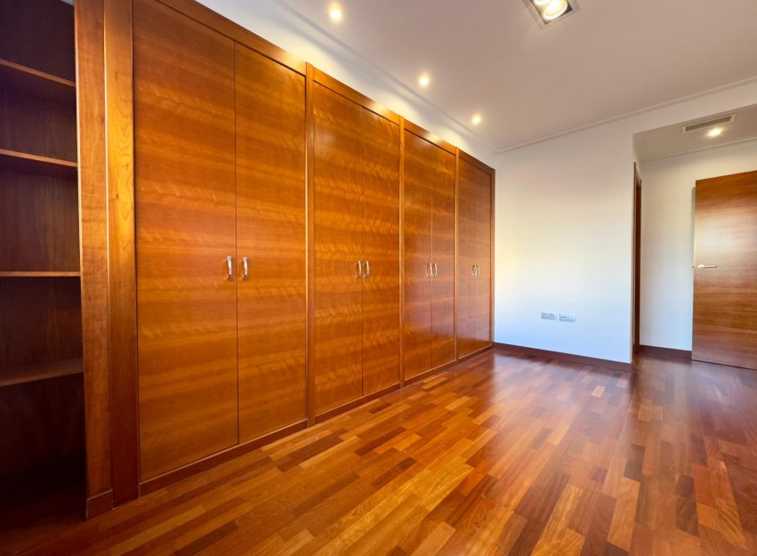 Herverkoop - Apartment - Elche - Porcelanosa