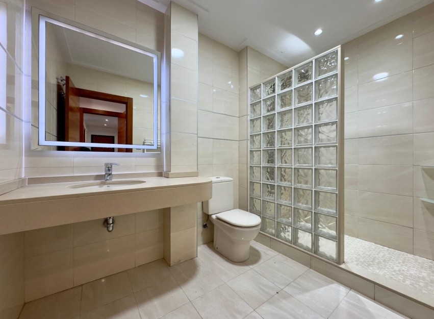 Herverkoop - Apartment - Elche - Porcelanosa