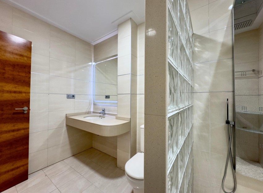 Herverkoop - Apartment - Elche - Porcelanosa
