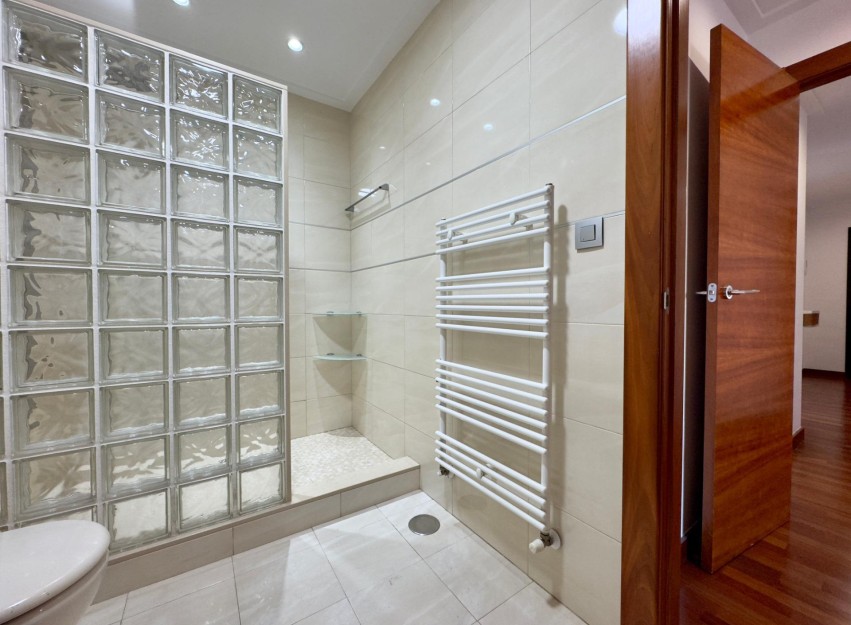 Herverkoop - Apartment - Elche - Porcelanosa