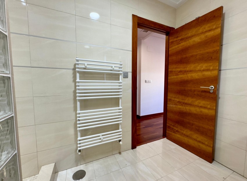 Herverkoop - Apartment - Elche - Porcelanosa