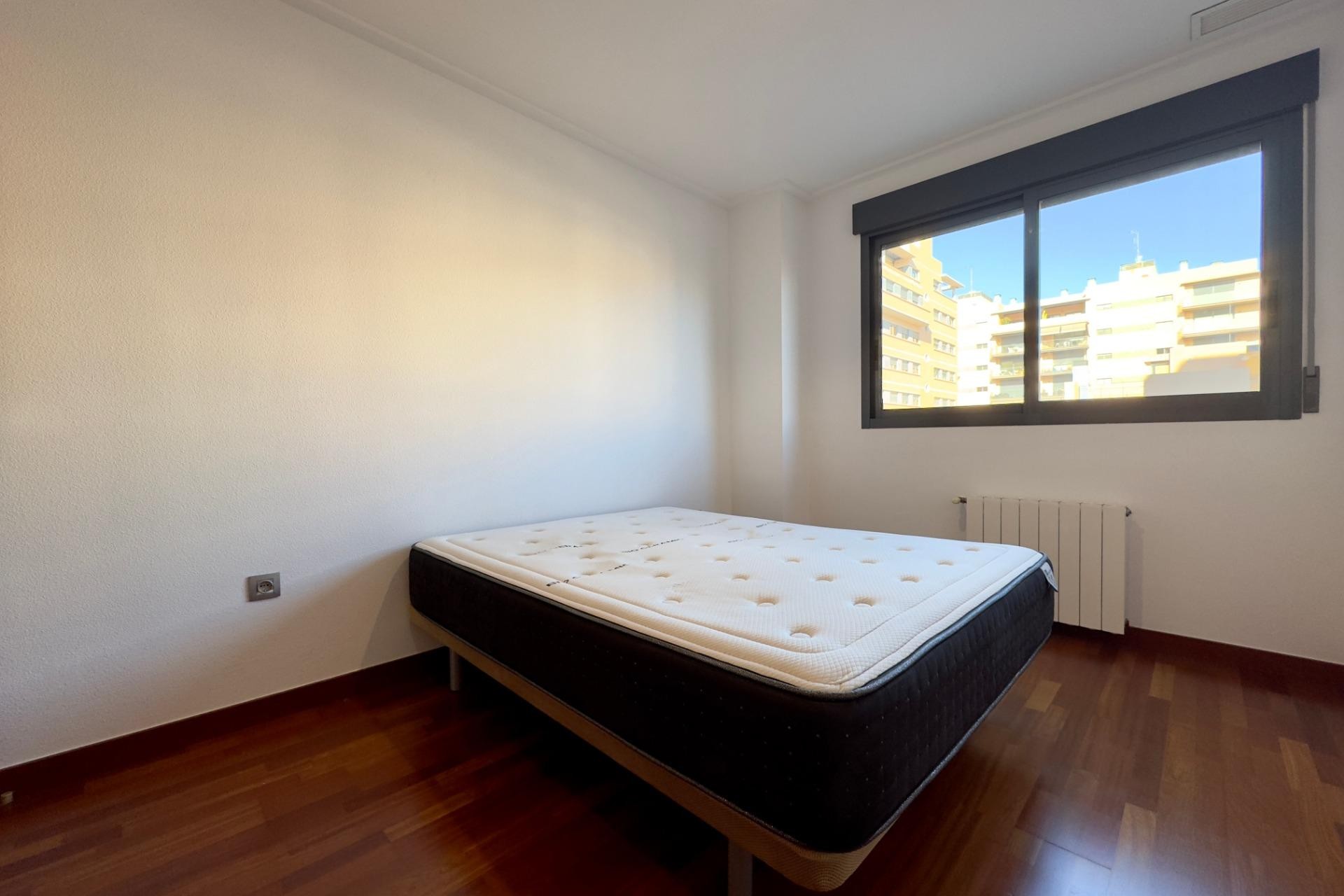 Herverkoop - Apartment - Elche - Porcelanosa