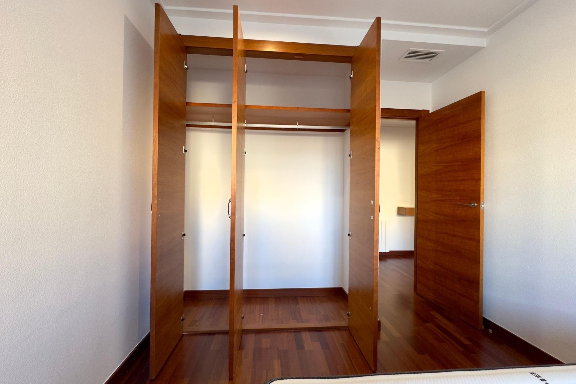 Herverkoop - Apartment - Elche - Porcelanosa