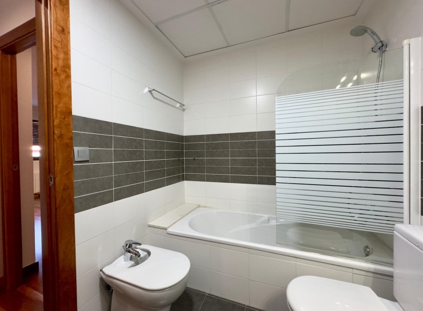 Herverkoop - Apartment - Elche - Porcelanosa