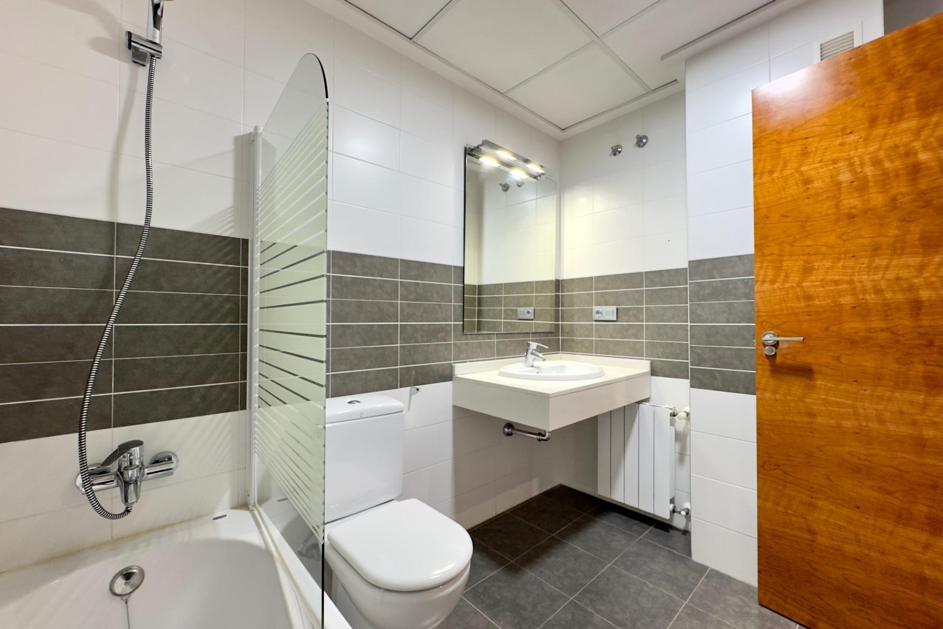 Herverkoop - Apartment - Elche - Porcelanosa