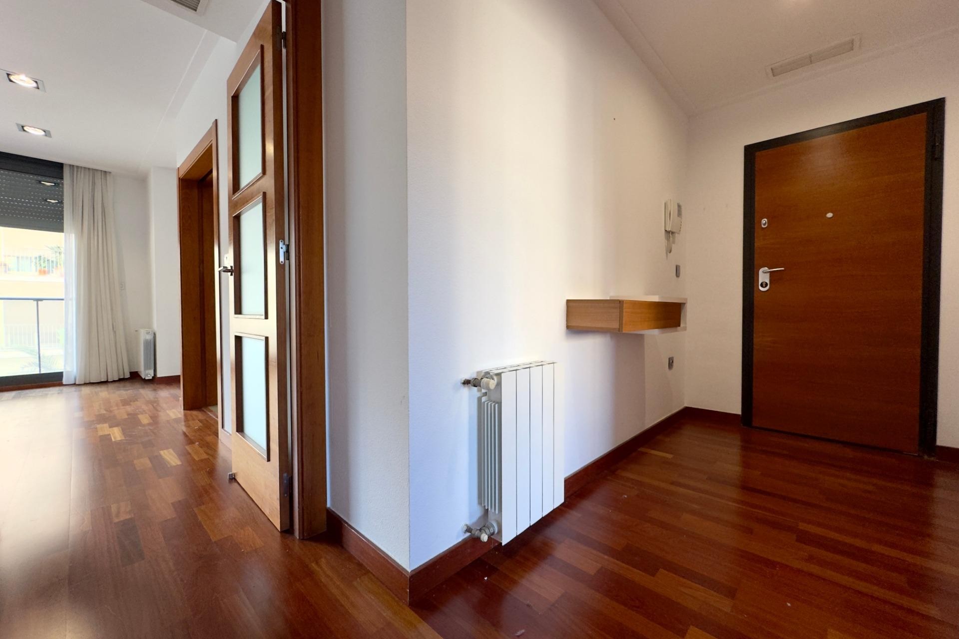 Herverkoop - Apartment - Elche - Porcelanosa