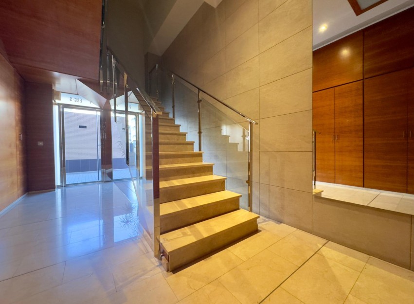 Herverkoop - Apartment - Elche - Porcelanosa