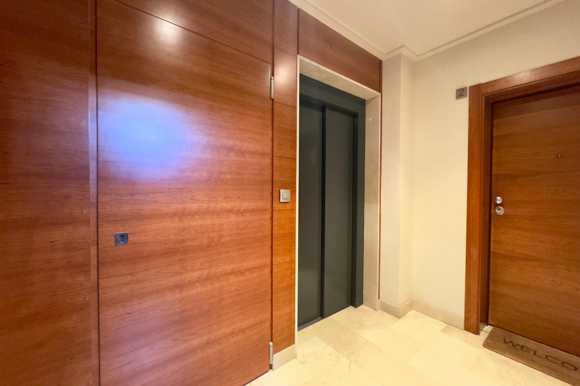 Herverkoop - Apartment - Elche - Porcelanosa