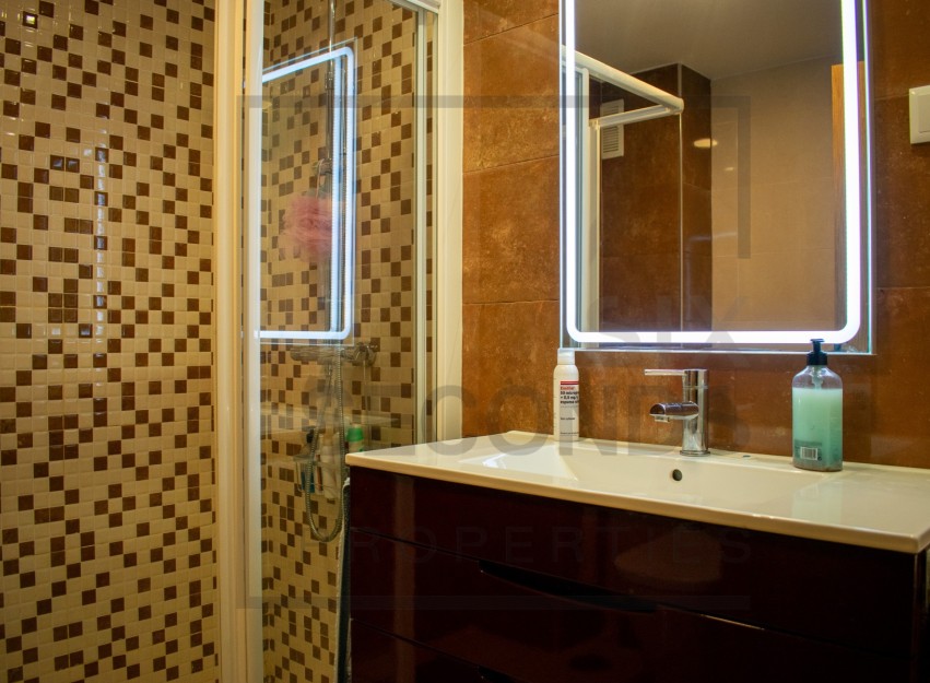 Herverkoop - Apartment - Torrevieja - Playa del Cura