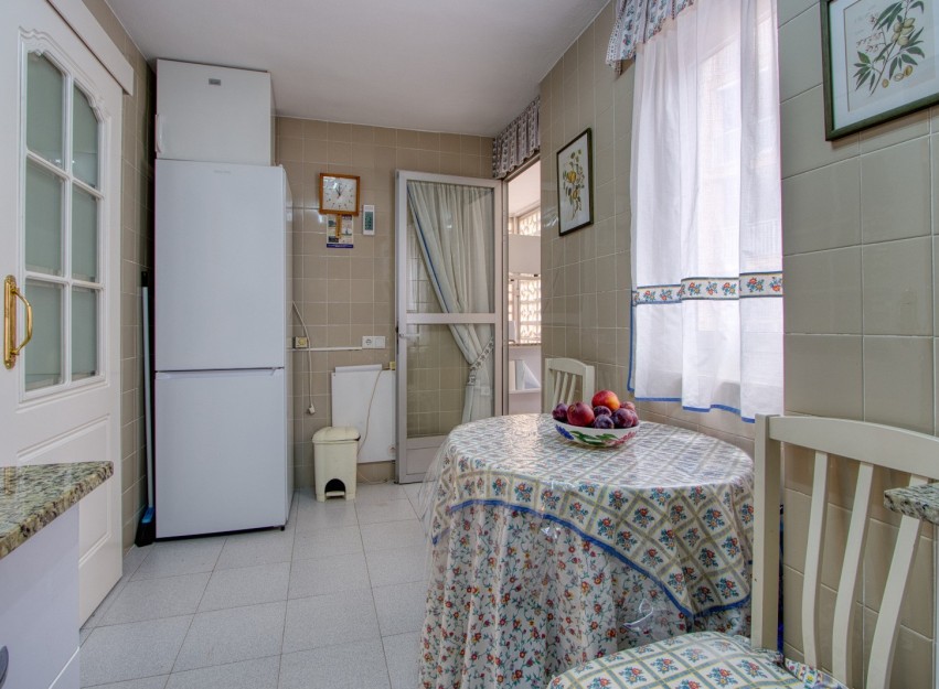 Herverkoop - Apartment - Torrevieja - Playa del Cura