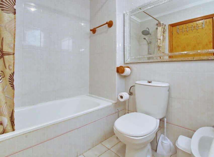 Herverkoop - Apartment - Torrevieja - Playa del Cura