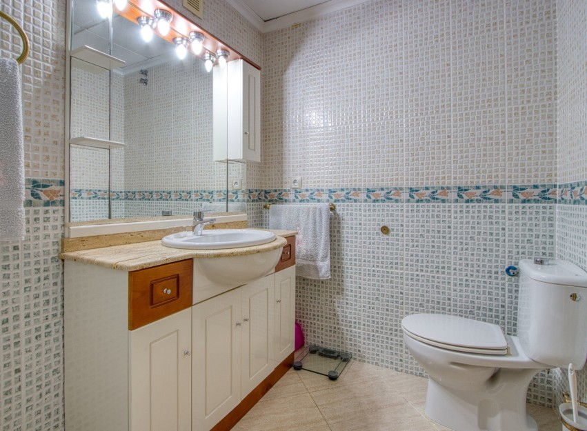 Herverkoop - Apartment - Torrevieja - Playa del Cura