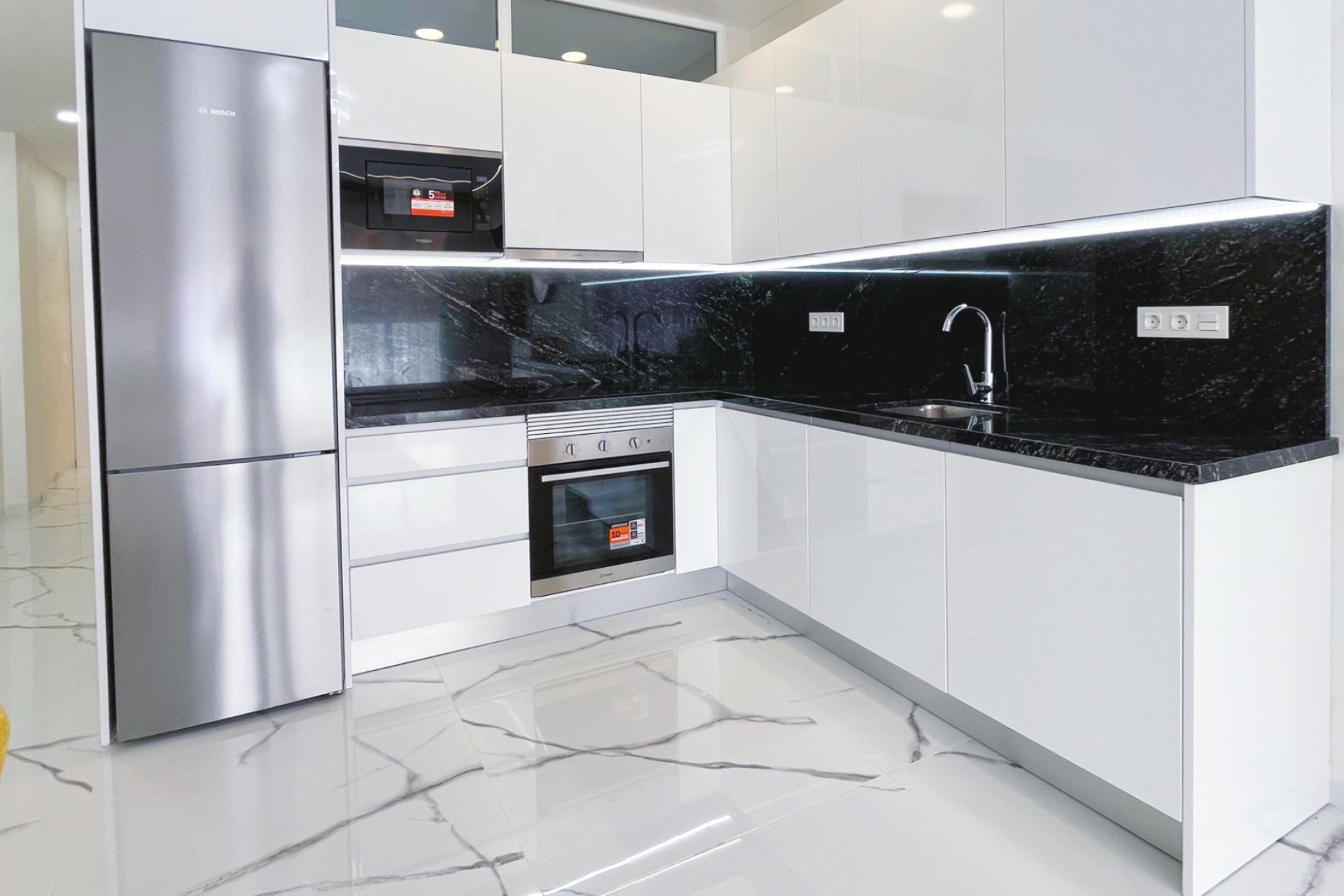 Herverkoop - Apartment - Torrevieja - Playa del Cura