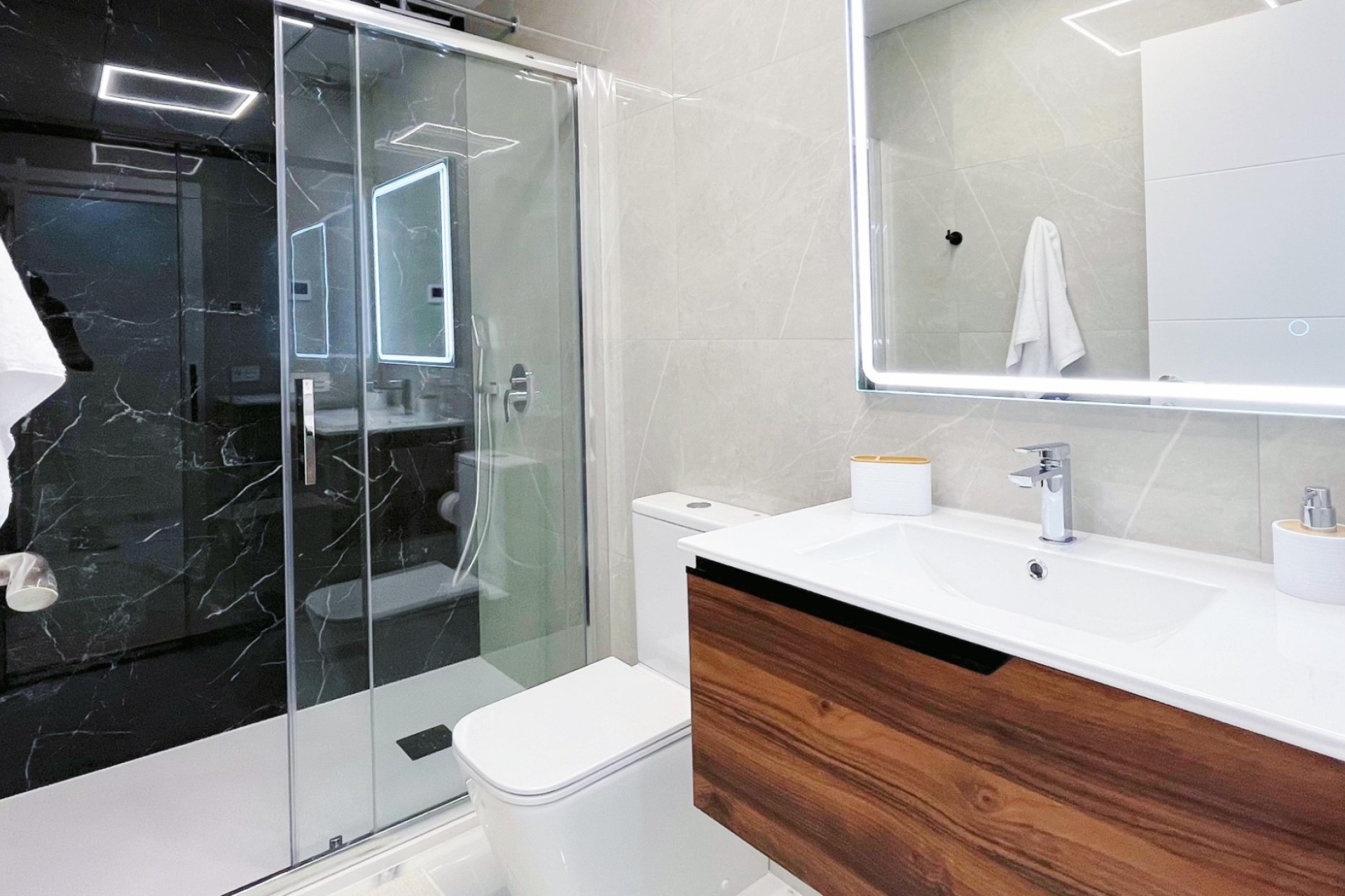 Herverkoop - Apartment - Torrevieja - Playa del Cura