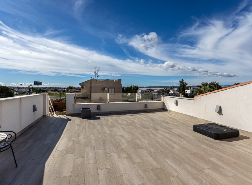 Herverkoop - Herenhuis - Torrevieja - Urbanización San Luis