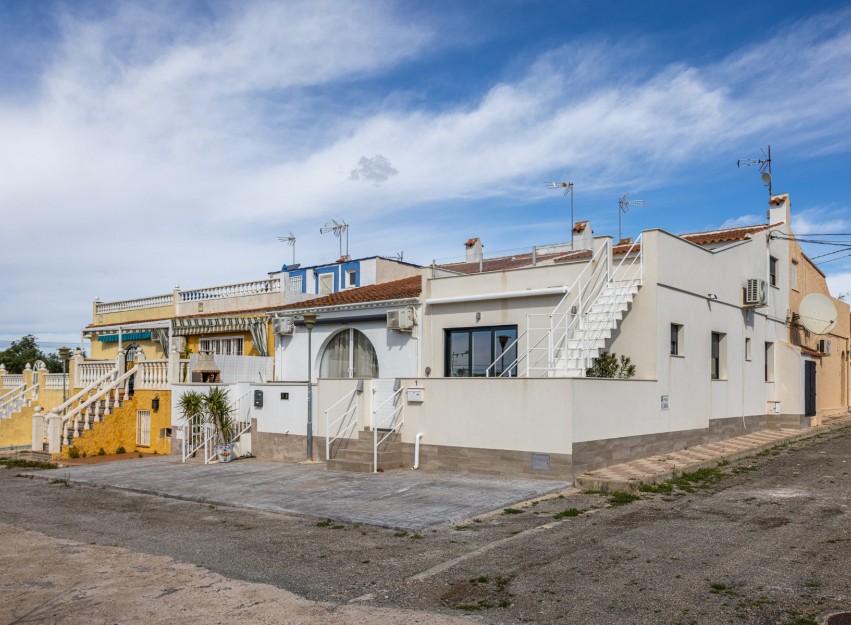 Herverkoop - Herenhuis - Torrevieja - Urbanización San Luis