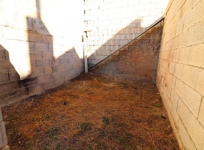 Herverkoop - Land - Benijofar