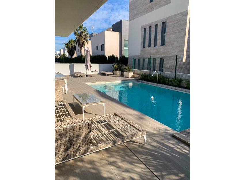 Herverkoop - Villa - Alicante - Campoamor