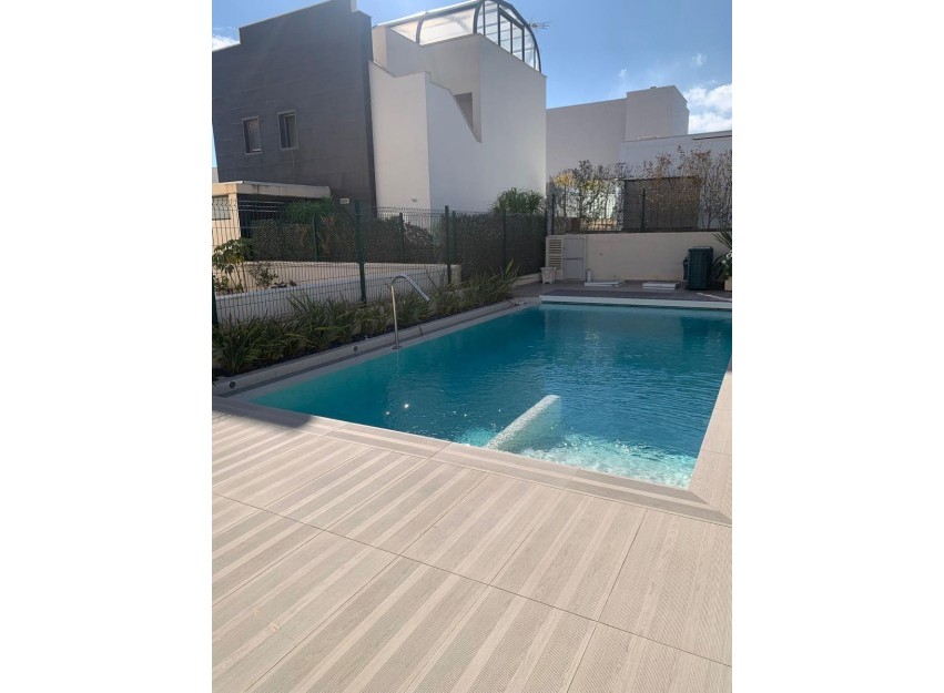 Herverkoop - Villa - Alicante - Campoamor