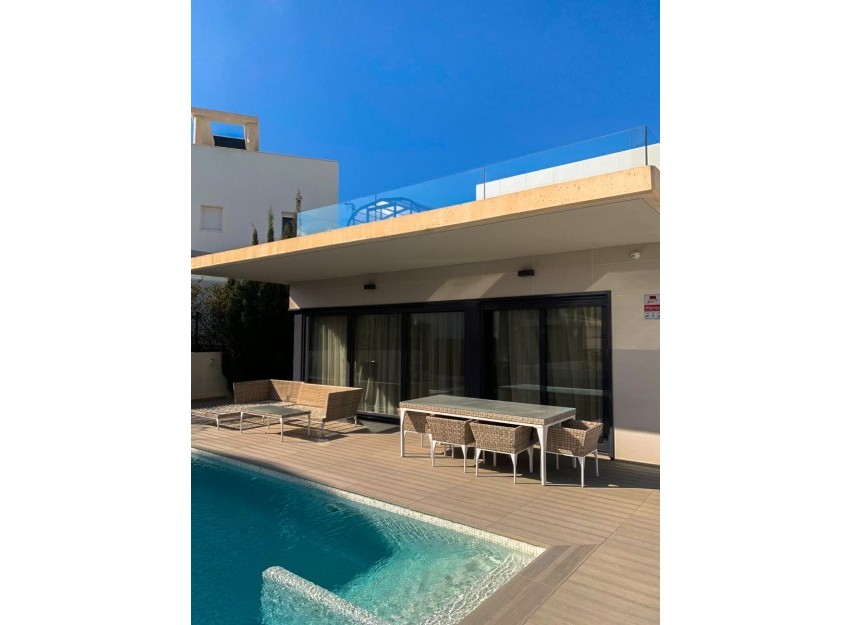 Herverkoop - Villa - Alicante - Campoamor