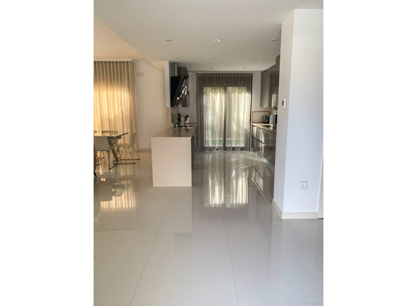Herverkoop - Villa - Alicante - Campoamor