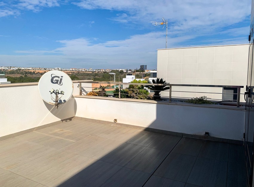 Herverkoop - Villa - Alicante - Campoamor