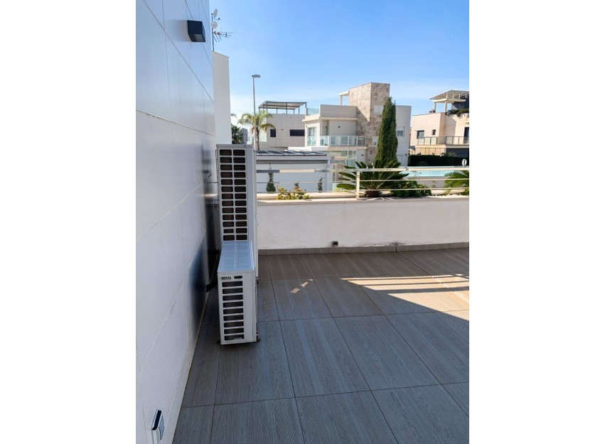 Herverkoop - Villa - Alicante - Campoamor
