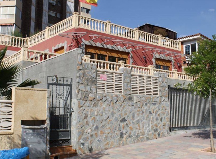 Herverkoop - Villa - Benidorm - Poniente