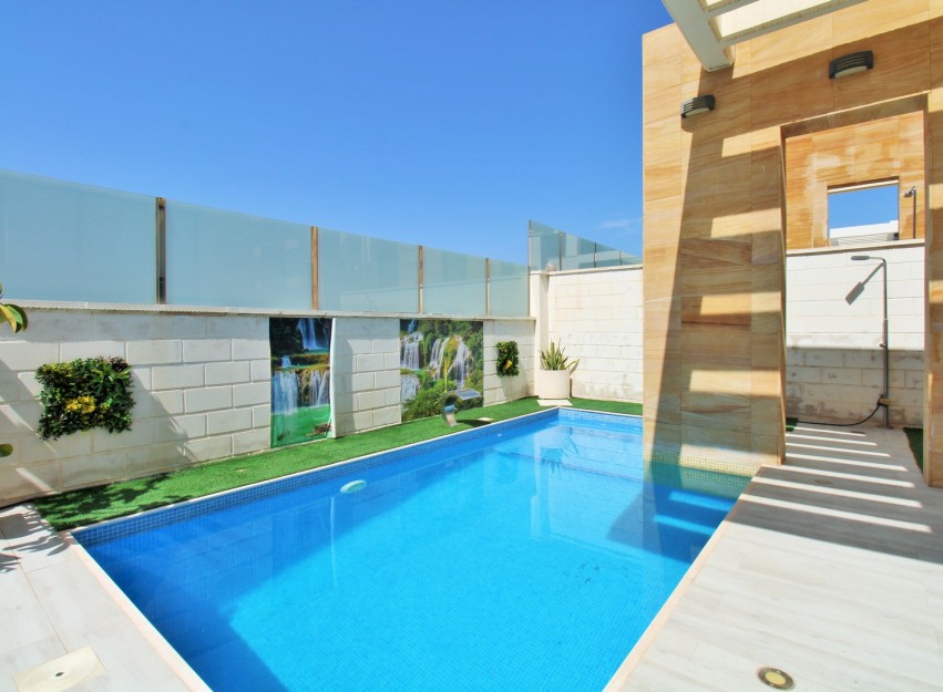Herverkoop - Villa - Cabo Roig