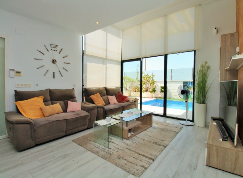 Herverkoop - Villa - Cabo Roig