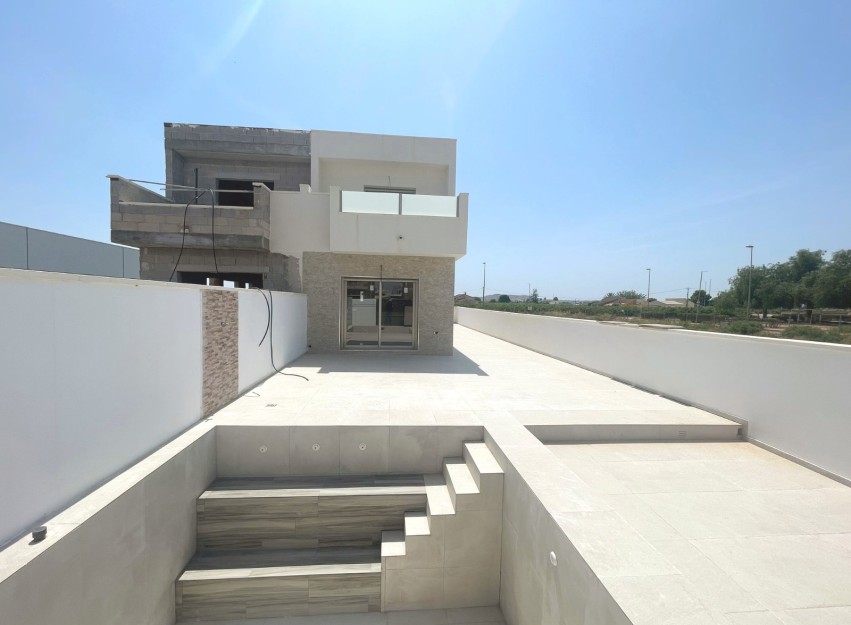 Herverkoop - Villa - Daya Nueva