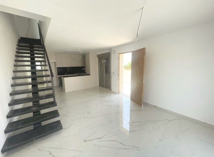 Herverkoop - Villa - Daya Nueva