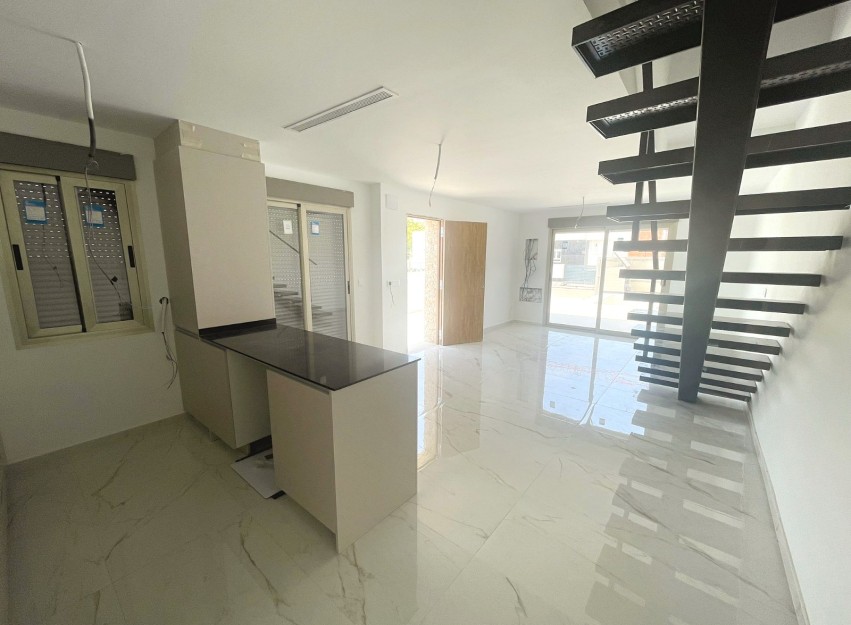 Herverkoop - Villa - Daya Nueva