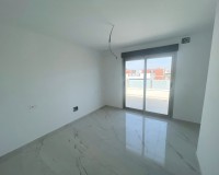 Herverkoop - Villa - Daya Nueva