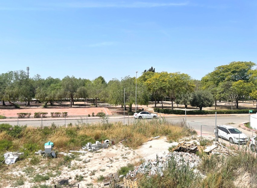Herverkoop - Villa - Daya Nueva