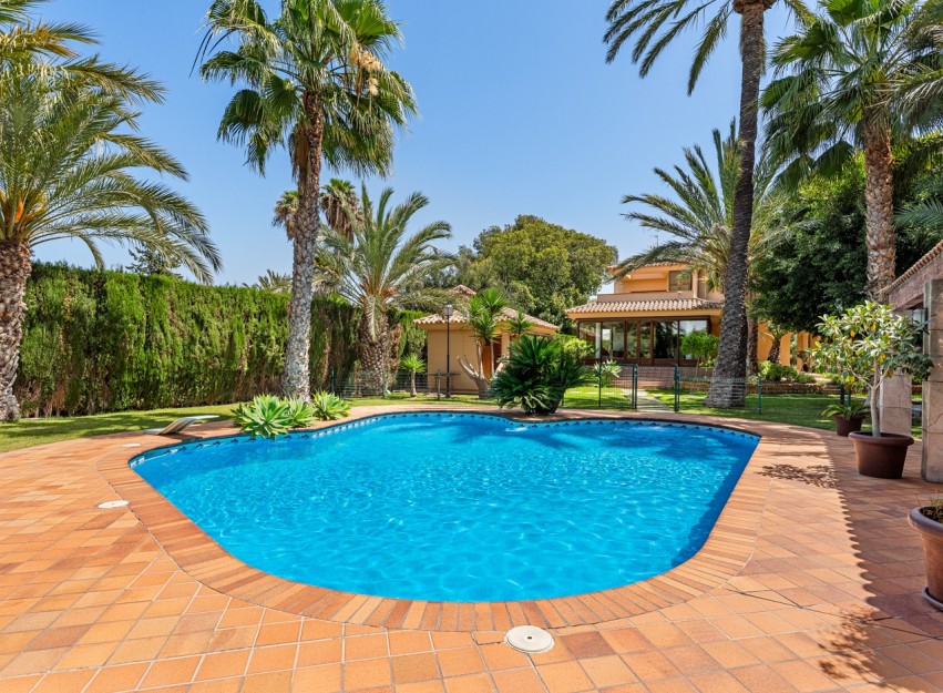 Herverkoop - Villa - Elche
