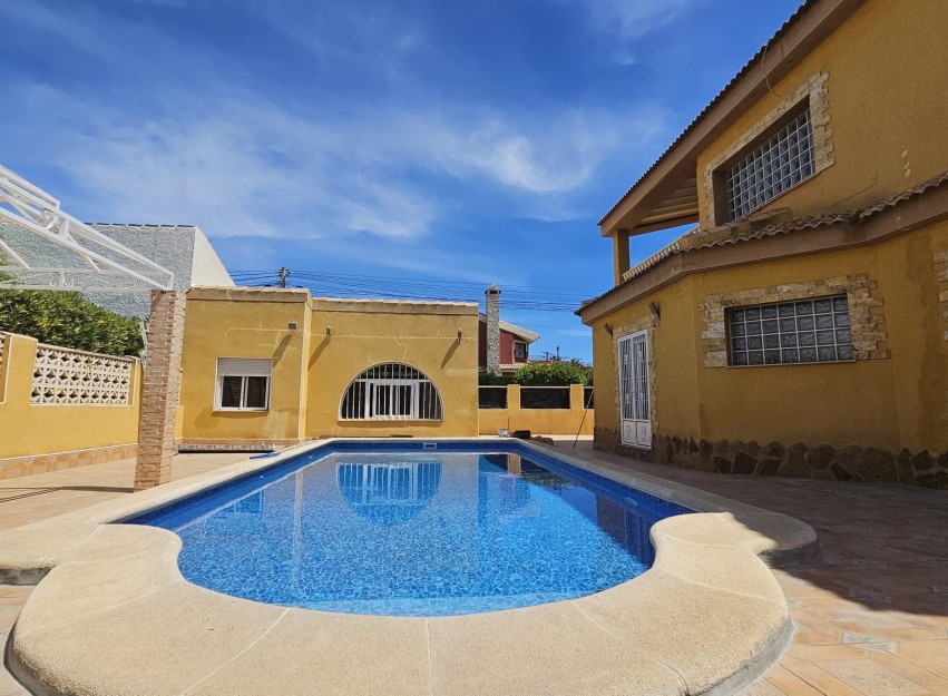 Herverkoop - Villa - Los Alcazares