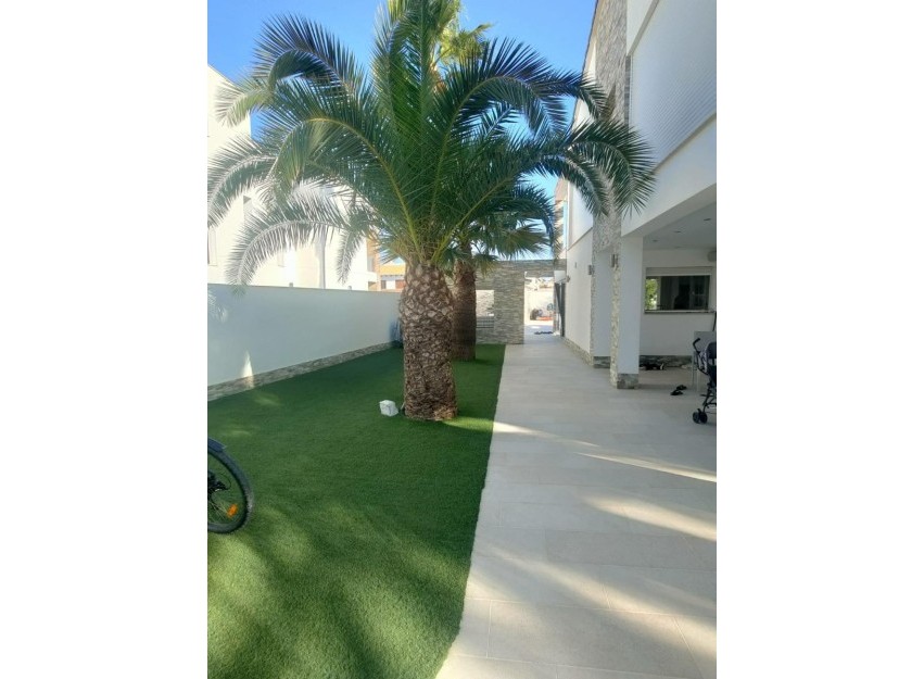 Herverkoop - Villa - Orihuela Costa - La Zenia