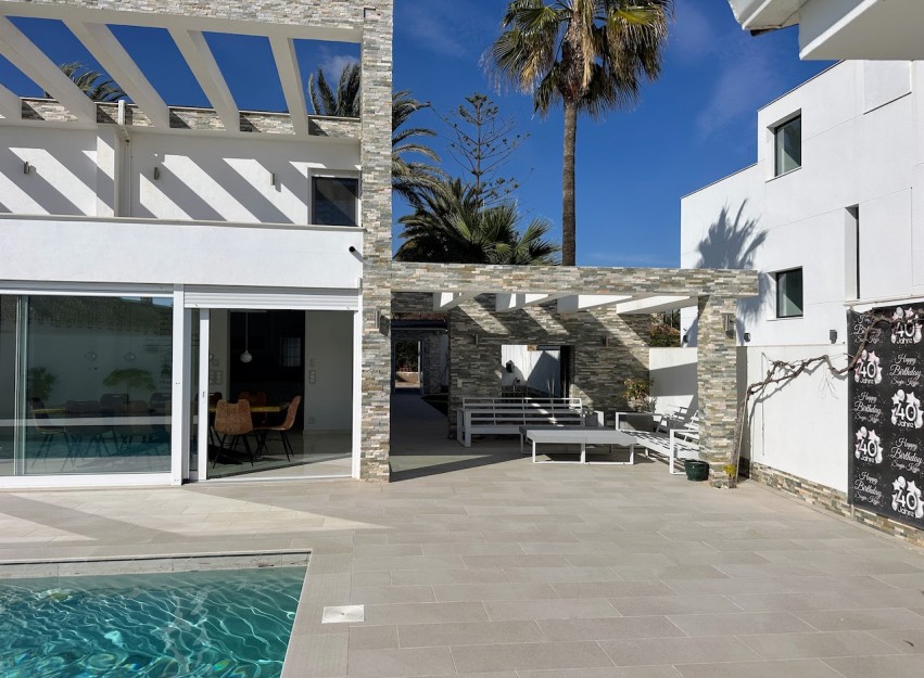 Herverkoop - Villa - Orihuela Costa - La Zenia