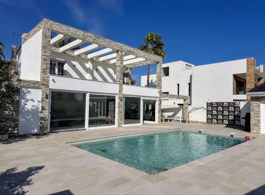 Herverkoop - Villa - Orihuela Costa - La Zenia