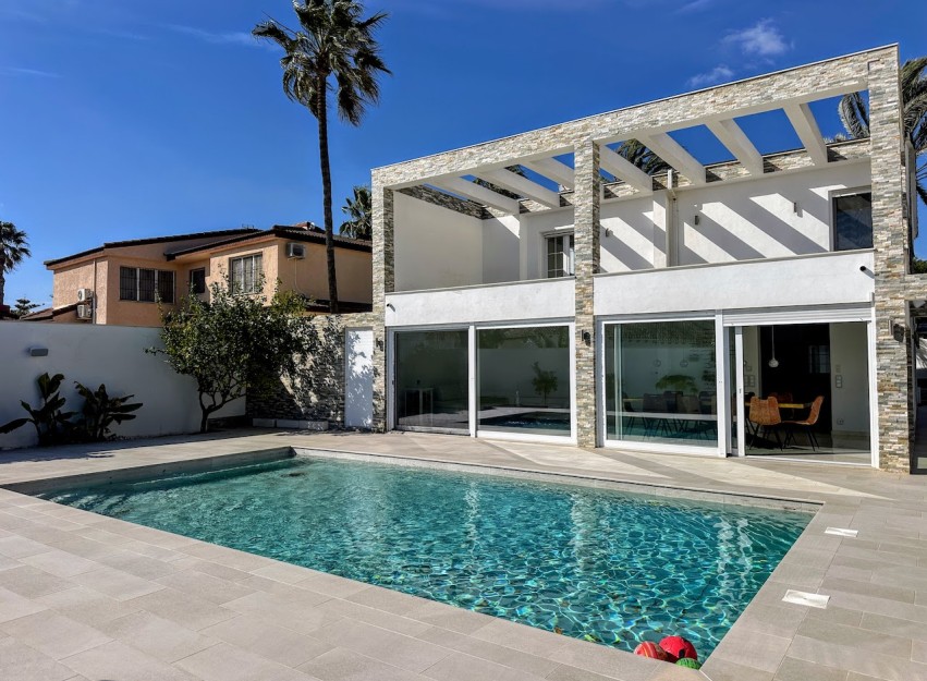 Herverkoop - Villa - Orihuela Costa - La Zenia