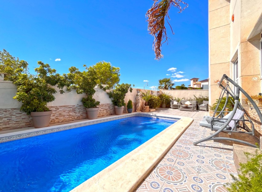 Herverkoop - Villa - Orihuela Costa - La Zenia