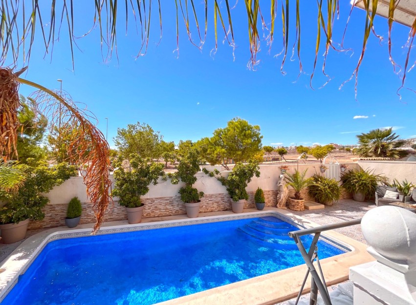 Herverkoop - Villa - Orihuela Costa - La Zenia